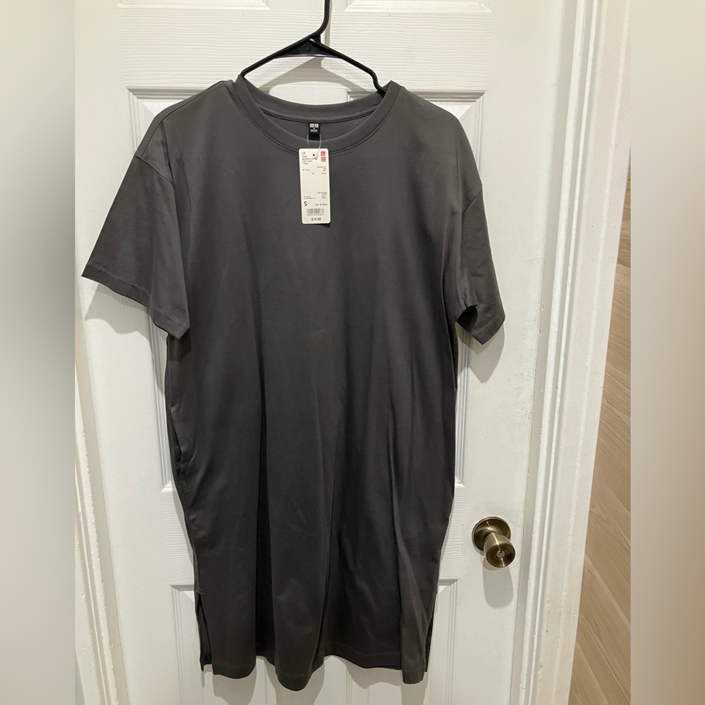 Women’s Uniqlo Dark Gray Short Sleeve Tee Dress